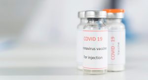 Bote de medicina para la vacuna contra el coronavirus